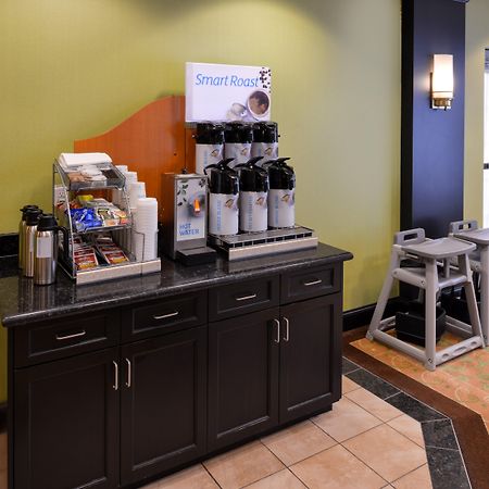 Holiday Inn Express & Suites Halifax Airport By Ihg Enfield Buitenkant foto