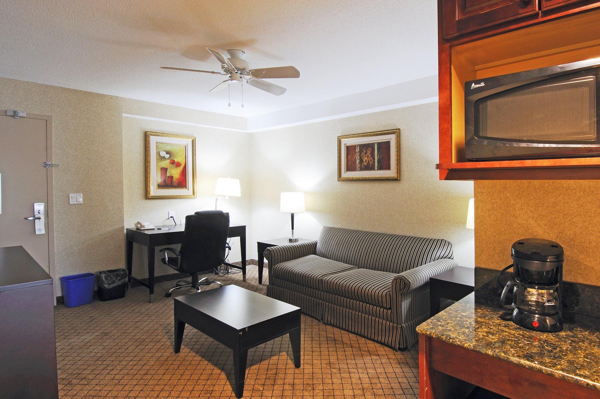 Holiday Inn Express & Suites Halifax Airport By Ihg Enfield Buitenkant foto